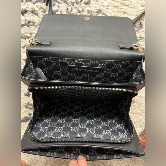 Vintage y2k Betsey Johnson Crossbody Bag with Bow & Adjustable Straps - Picture 8 of 8